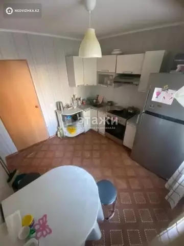 3-комнатная квартира, этаж 2 из 10, 75 м²