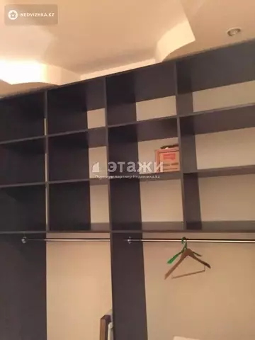 2-комнатная квартира, этаж 7 из 12, 82 м²