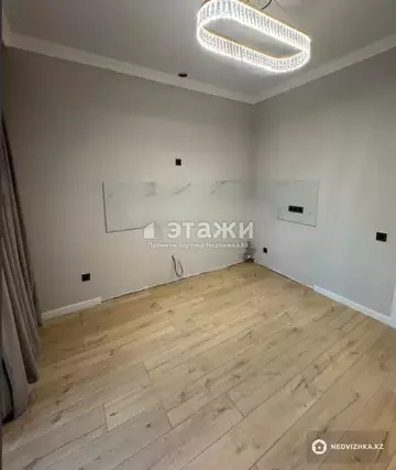 2-комнатная квартира, этаж 10 из 12, 61 м²