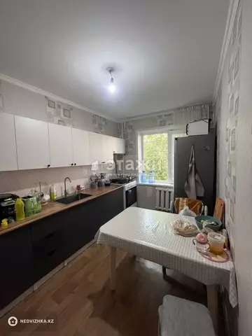 2-комнатная квартира, этаж 3 из 5, 52 м²