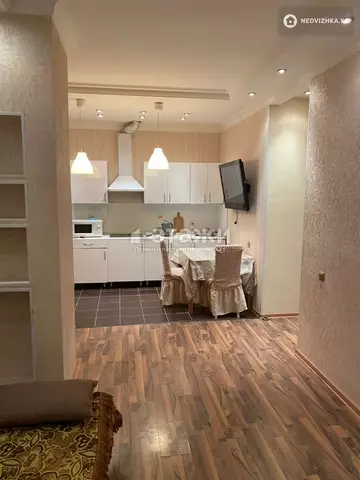 2-комнатная квартира, этаж 1 из 18, 52 м²