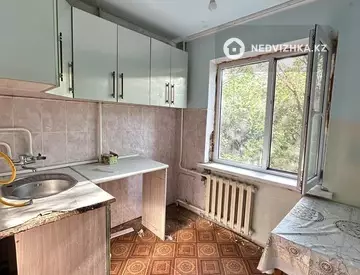 2-комнатная квартира, этаж 3 из 5, 45 м²