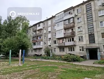 2-комнатная квартира, этаж 3 из 5, 48 м²