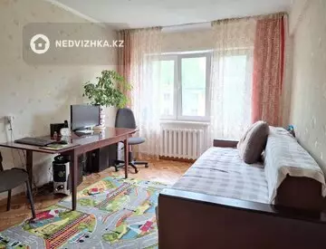 2-комнатная квартира, этаж 3 из 5, 48 м²