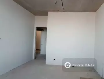 1-комнатная квартира, этаж 17 из 17, 37 м²