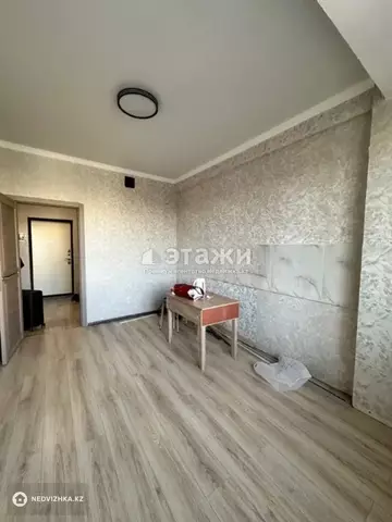 2-комнатная квартира, этаж 3 из 10, 40 м²