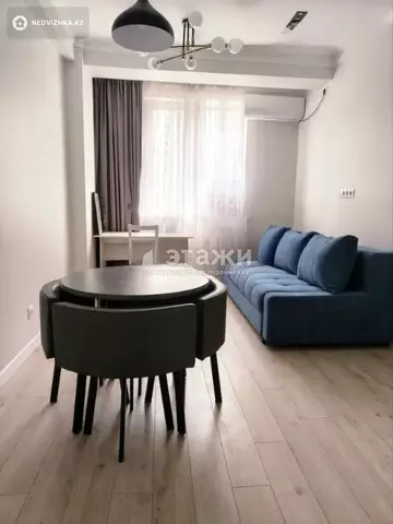 2-комнатная квартира, этаж 3 из 10, 40 м²