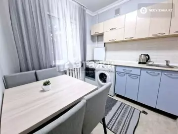 2-комнатная квартира, этаж 2 из 4, 40 м², на длительный срок