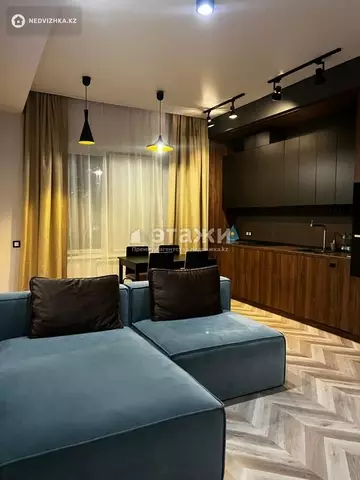 2-комнатная квартира, этаж 4 из 20, 77 м², на длительный срок