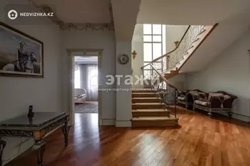 7-комнатная квартира, этаж 2 из 2, 370 м²