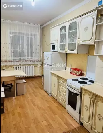 2-комнатная квартира, этаж 8 из 12, 64 м²