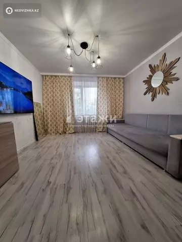2-комнатная квартира, этаж 1 из 10, 50 м²