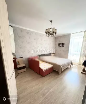 4-комнатная квартира, этаж 4 из 5, 100 м²