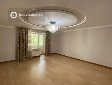 4-комнатная квартира, этаж 1 из 5, 135 м²