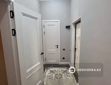 2-комнатная квартира, этаж 2 из 12, 84 м²