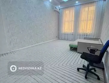 2-комнатная квартира, этаж 2 из 12, 84 м²