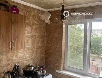 2-комнатная квартира, этаж 4 из 4, 42 м², на длительный срок