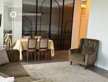 3-комнатная квартира, этаж 2 из 8, 122 м²