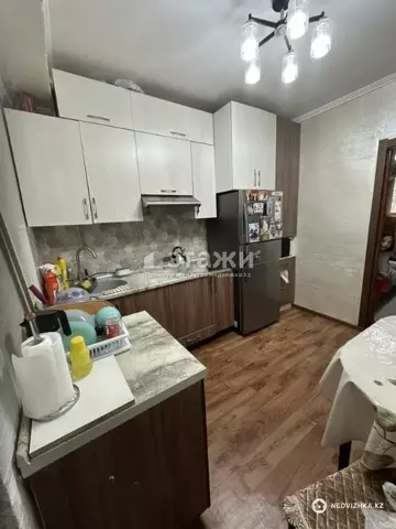 2-комнатная квартира, этаж 3 из 5, 43 м²