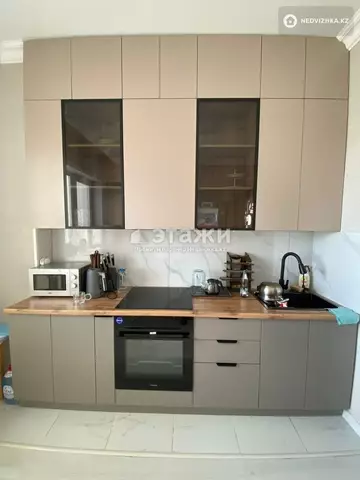 2-комнатная квартира, этаж 5 из 19, 61 м²