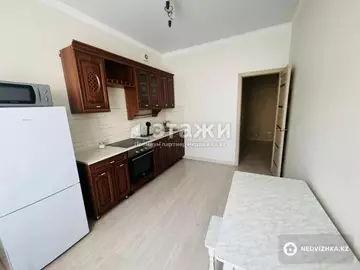 1-комнатная квартира, этаж 3 из 6, 42 м²