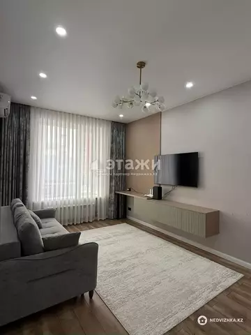 2-комнатная квартира, этаж 4 из 12, 67 м²