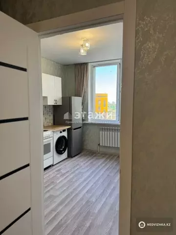 1-комнатная квартира, этаж 3 из 23, 38 м²