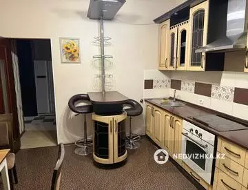 2-комнатная квартира, этаж 5 из 7, 92 м², на длительный срок