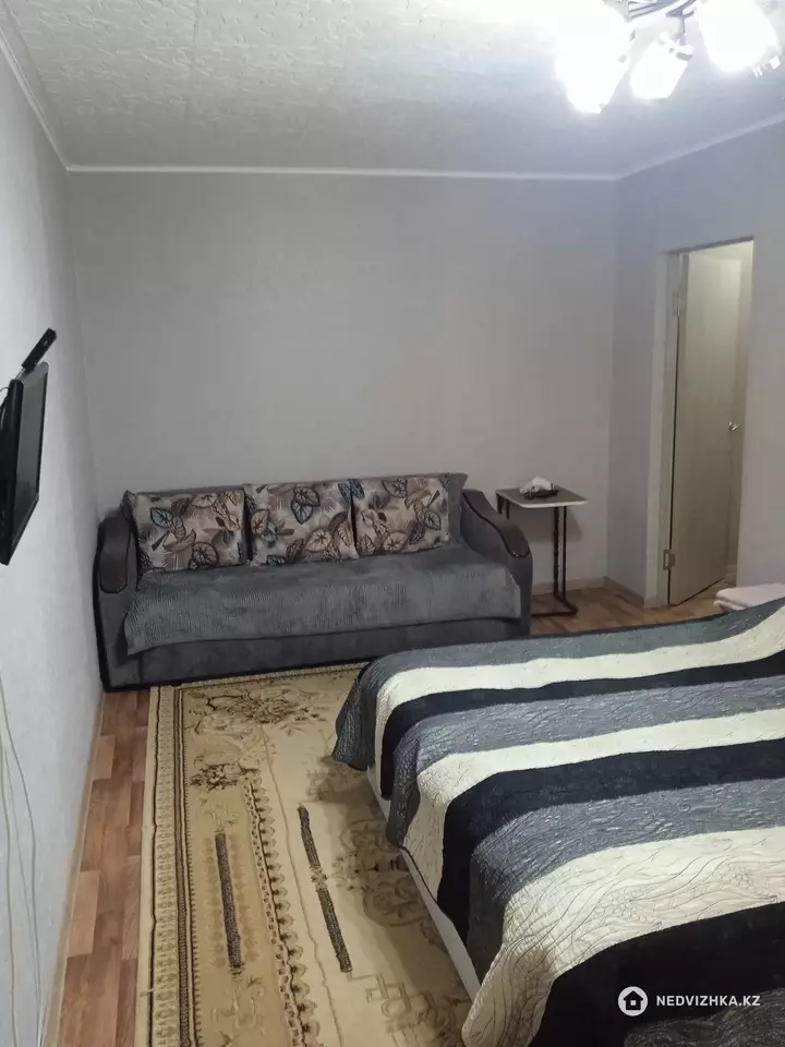 38 м², 1-комнатная квартира, этаж 1 из 5, 38 м², посуточно, изображение - 1