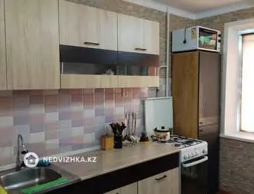 3-комнатная квартира, этаж 4 из 9, 64 м²