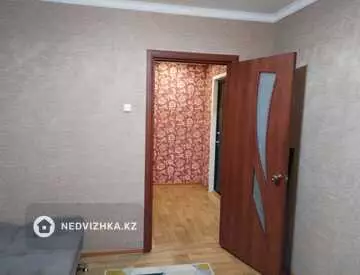 3-комнатная квартира, этаж 4 из 9, 64 м²