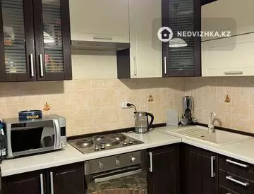 4-комнатная квартира, этаж 4 из 9, 81 м²