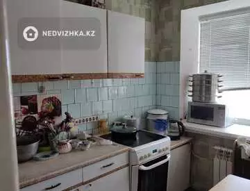 4-комнатная квартира, этаж 9 из 9, 76 м²