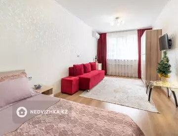 1-комнатная квартира, этаж 9 из 12, 49 м², посуточно
