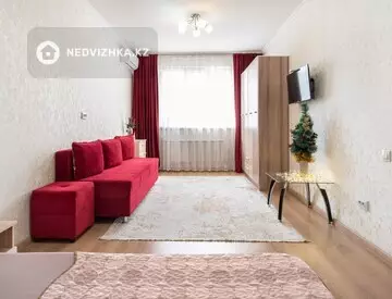 1-комнатная квартира, этаж 9 из 12, 49 м², посуточно