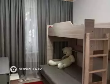 4-комнатная квартира, этаж 1 из 9, 77 м²