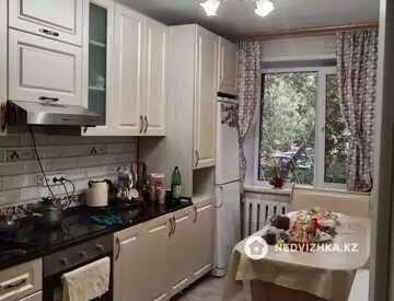 4-комнатная квартира, этаж 1 из 9, 77 м²