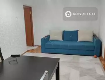 4-комнатная квартира, этаж 3 из 5, 62 м²