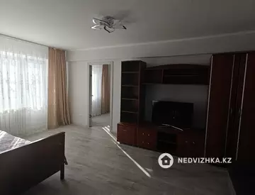 2-комнатная квартира, этаж 2 из 5, 47 м², посуточно
