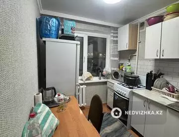 4-комнатная квартира, этаж 4 из 5, 62 м²