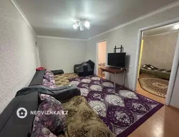 4-комнатная квартира, этаж 4 из 5, 62 м²