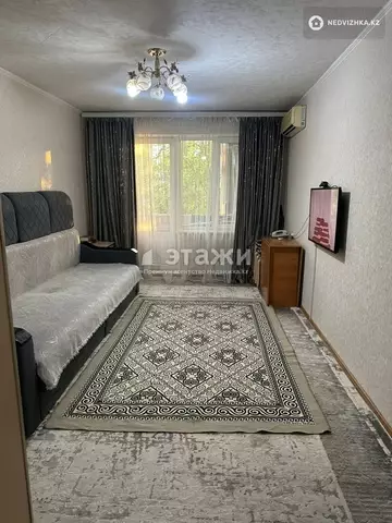 2-комнатная квартира, этаж 3 из 5, 44 м²