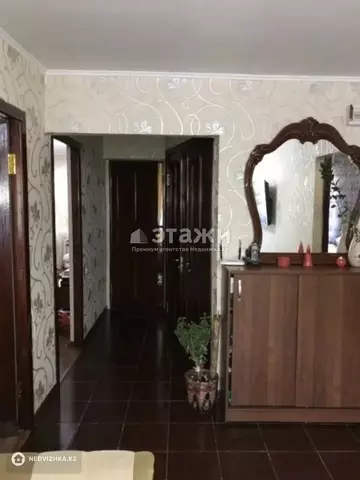 4-комнатная квартира, этаж 5 из 5, 74 м²