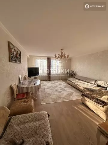 3-комнатная квартира, этаж 8 из 21, 90 м²