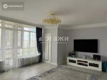 5-комнатная квартира, этаж 8 из 20, 200 м²