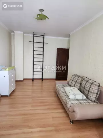 3-комнатная квартира, этаж 8 из 9, 99 м²