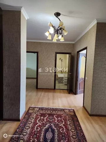 3-комнатная квартира, этаж 8 из 9, 99 м²