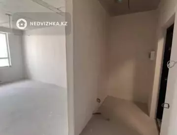 1-комнатная квартира, этаж 9 из 12, 39 м²