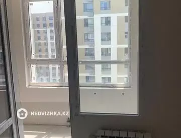 1-комнатная квартира, этаж 9 из 12, 39 м²