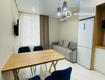 2-комнатная квартира, этаж 5 из 13, 48 м², посуточно